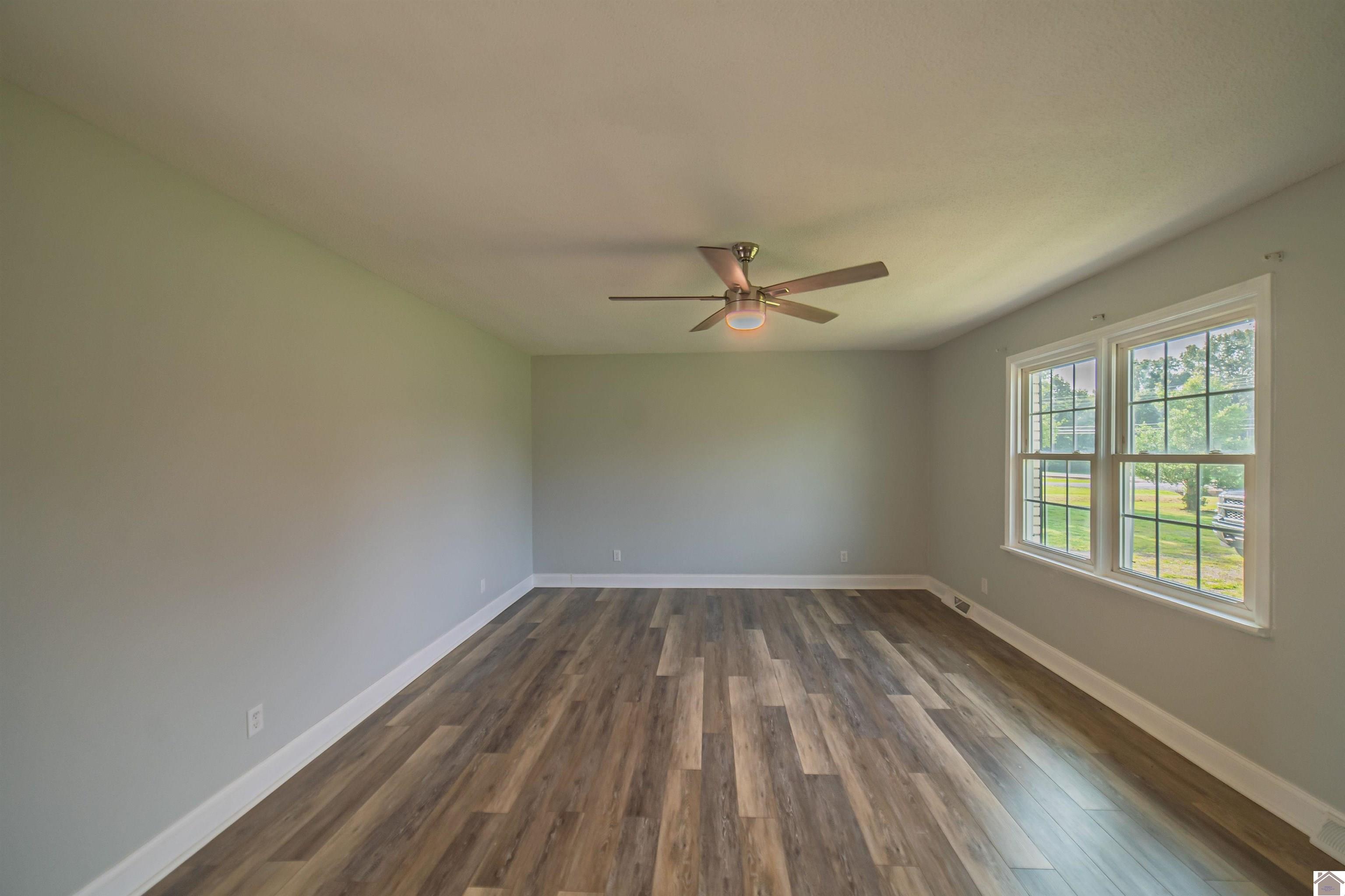 9676 State Route 121 N