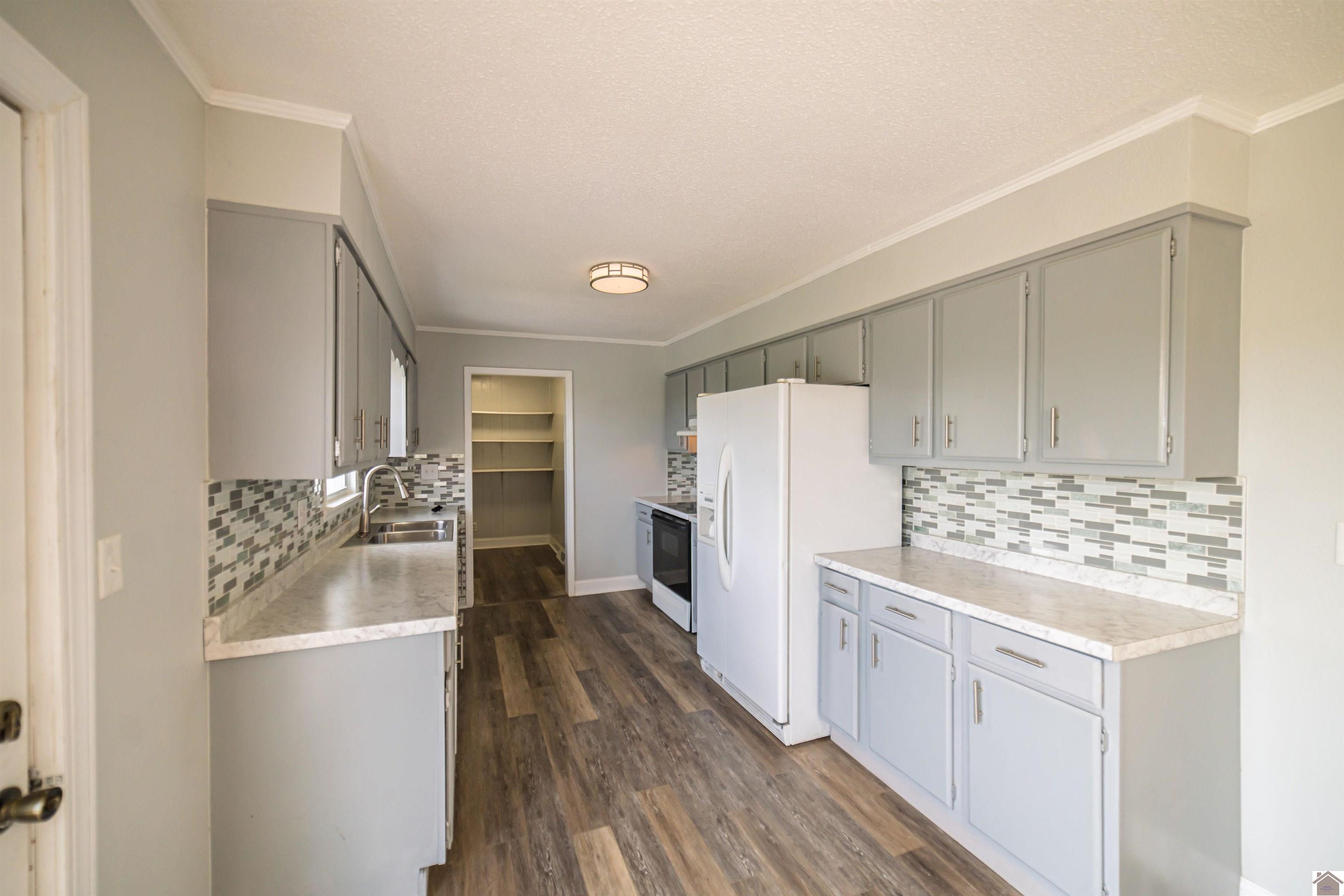 9676 State Route 121 N
