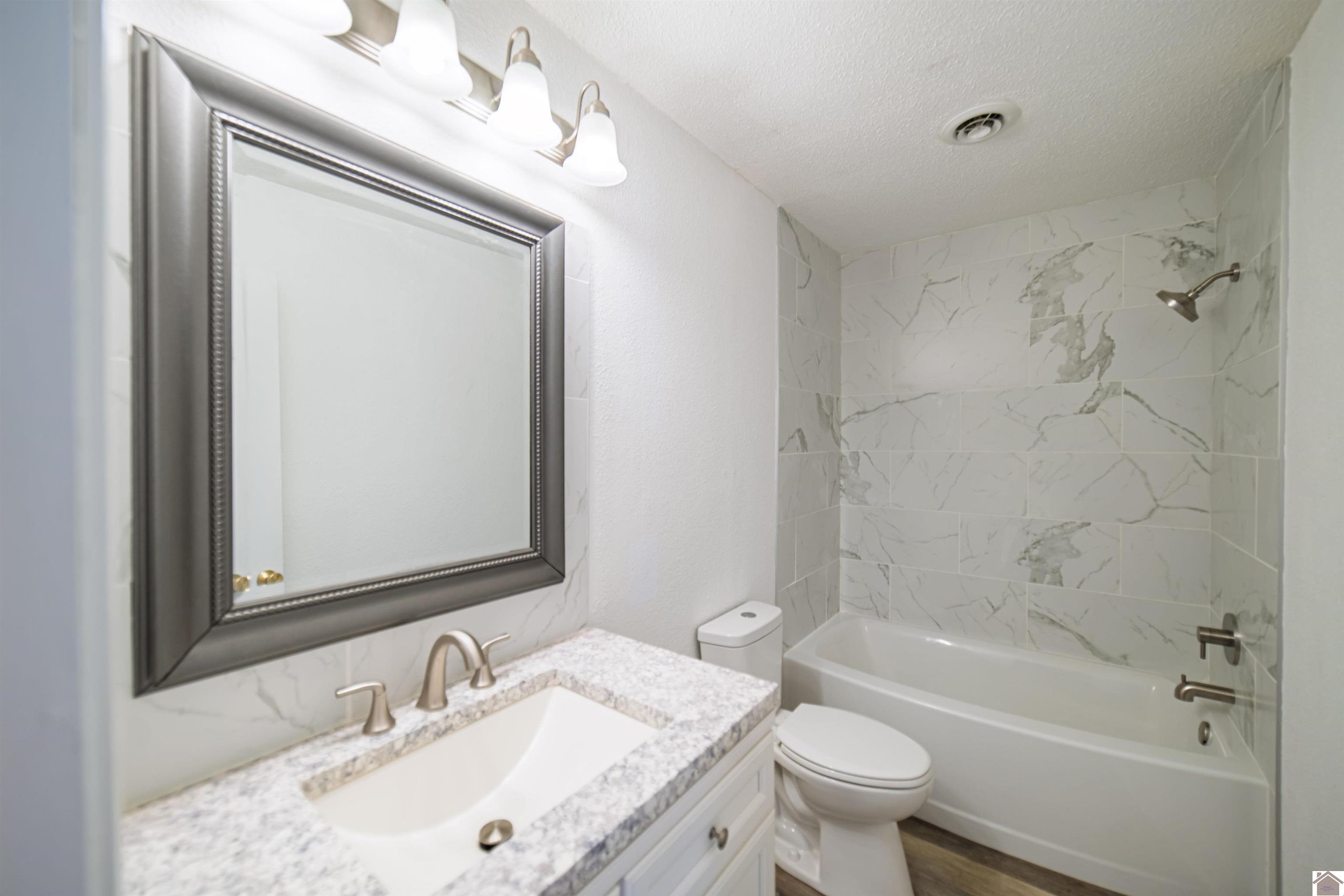 9676 State Route 121 N