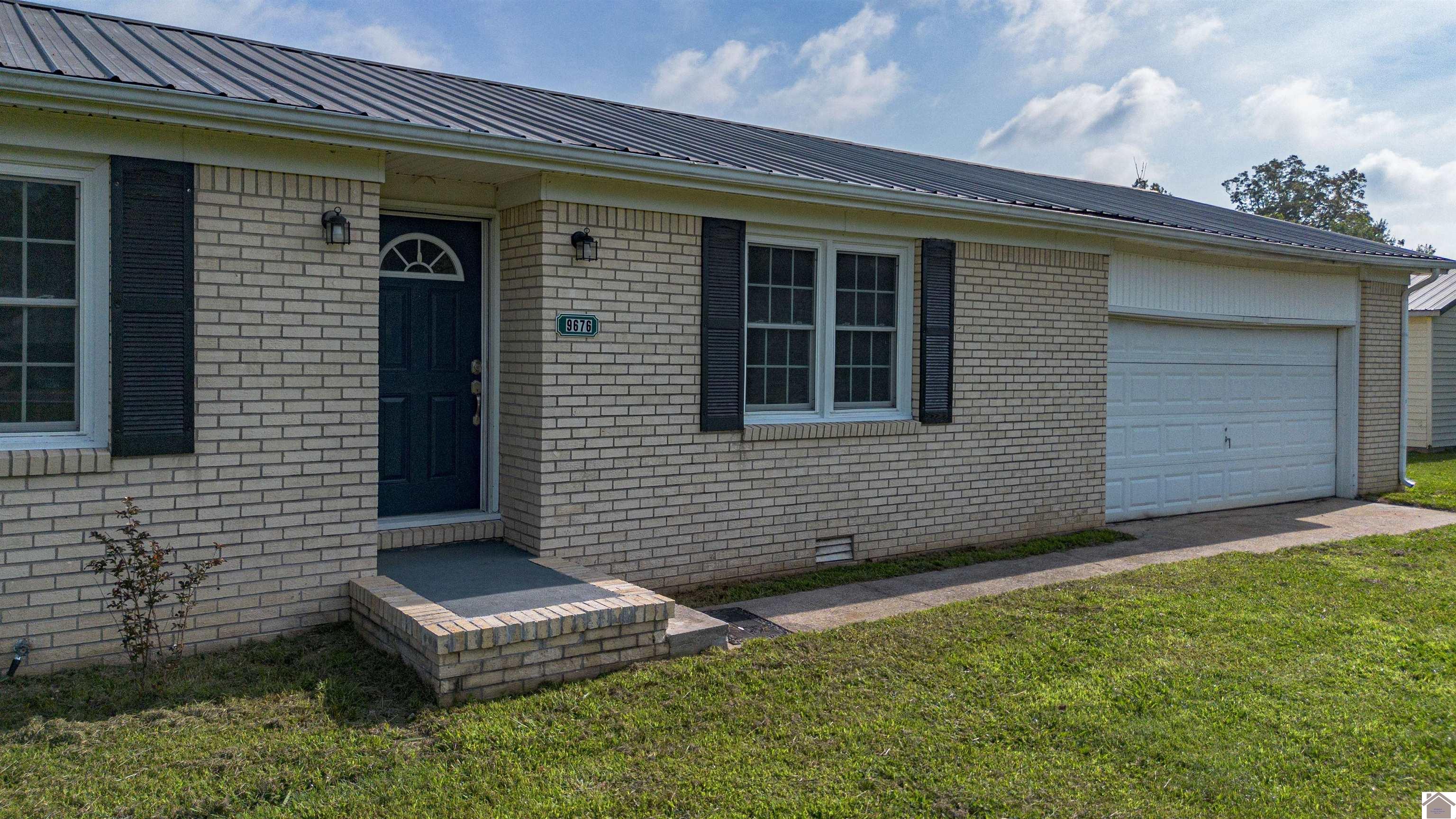9676 State Route 121 N