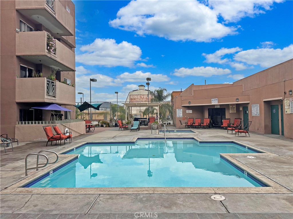 450 E 4th Street 110