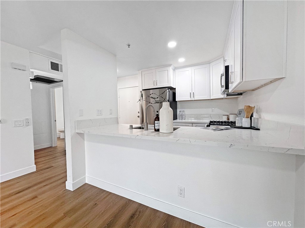 450 E 4th Street 110