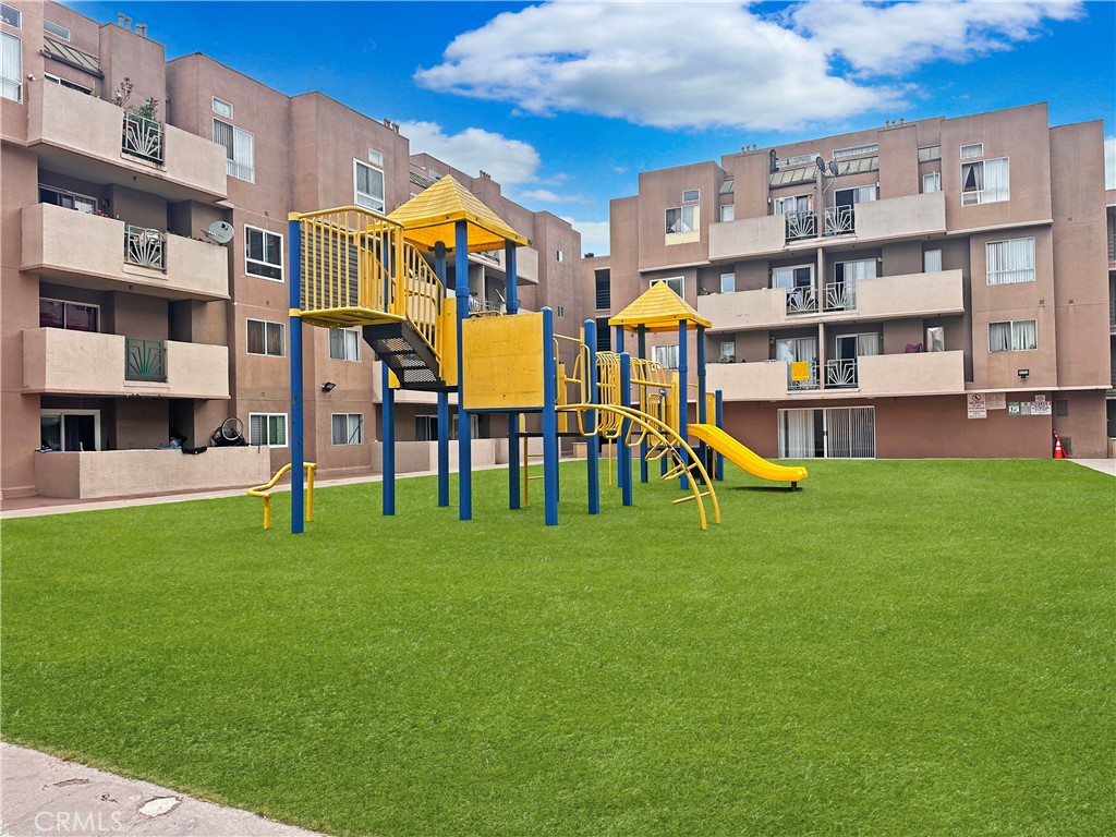 450 E 4th Street 110