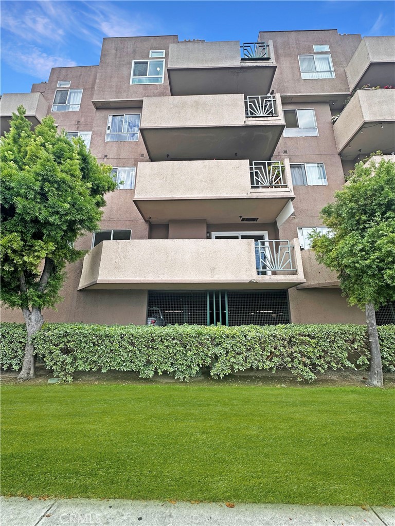 450 E 4th Street 110