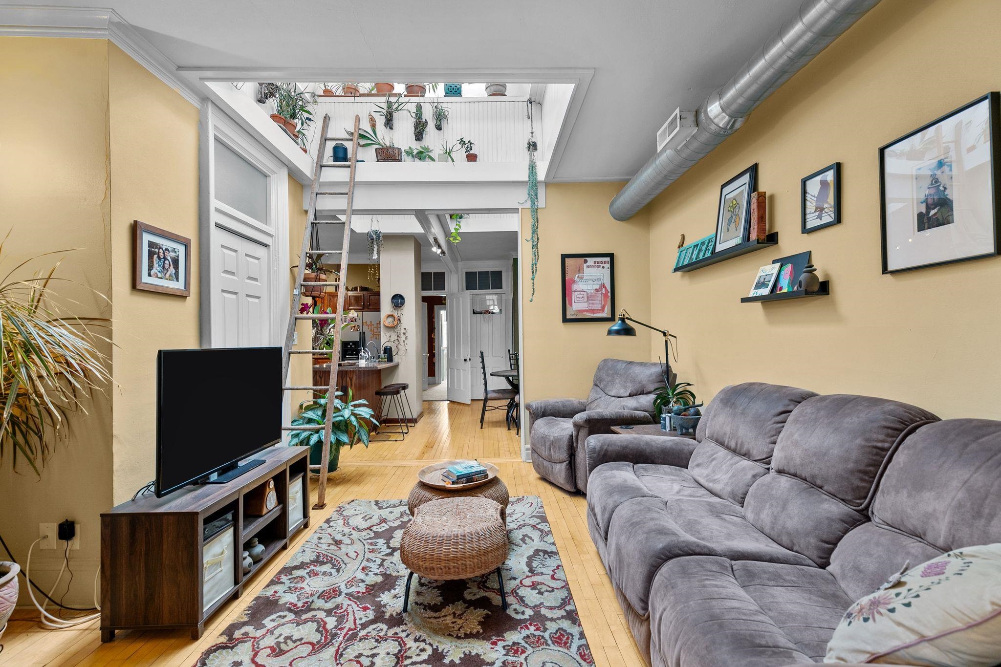 221 Watson Street