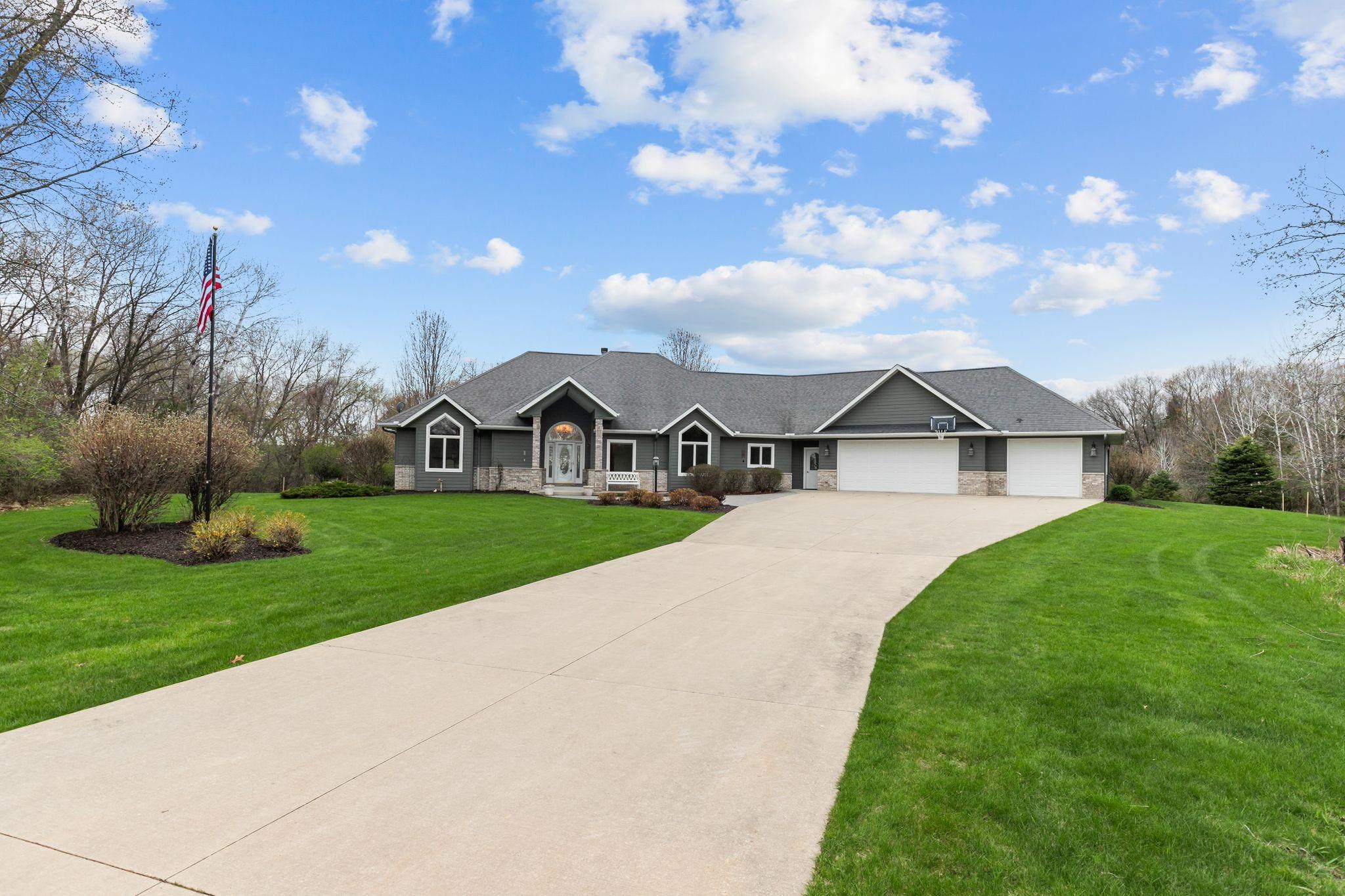 N4725 N Lakeshore Drive