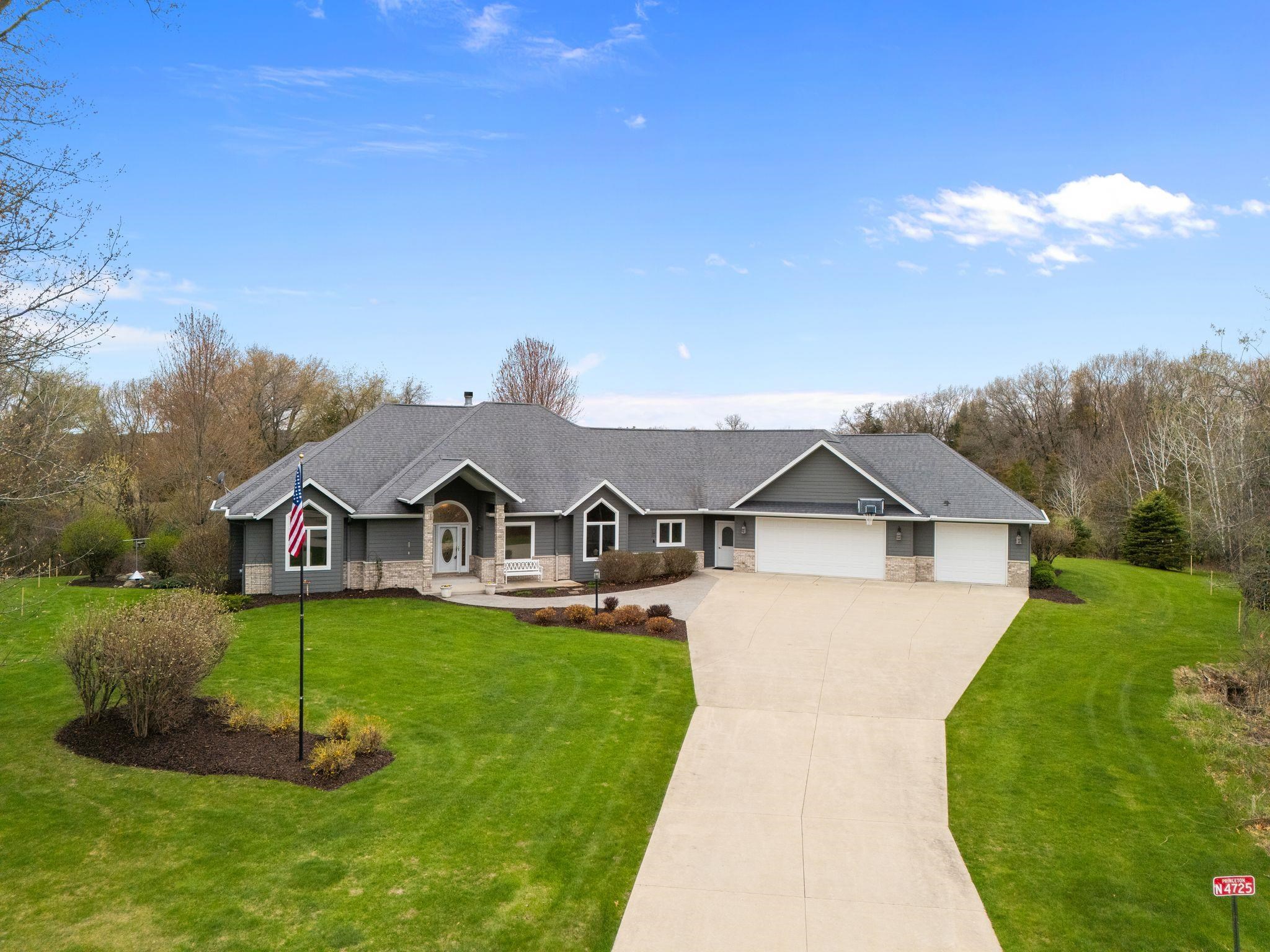 N4725 N Lakeshore Drive