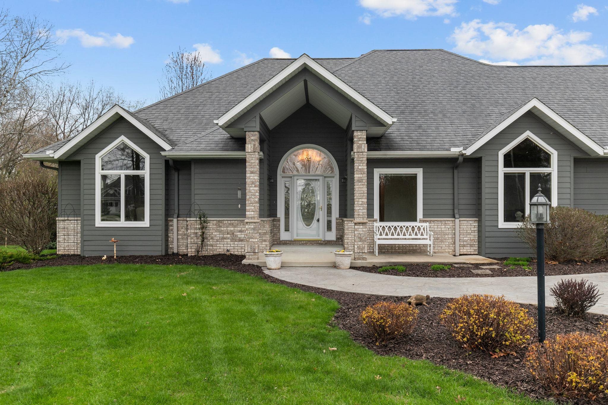 N4725 N Lakeshore Drive