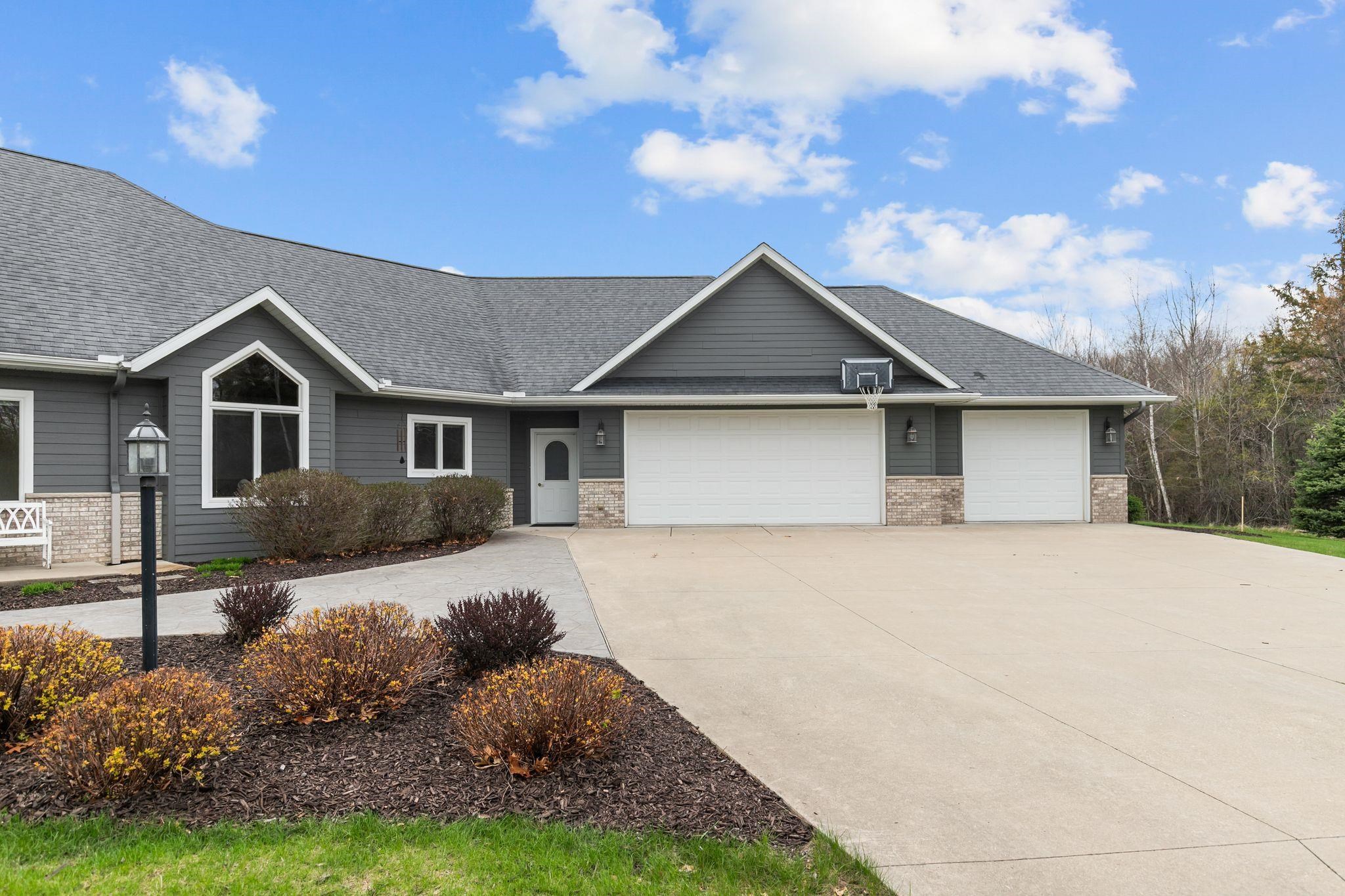 N4725 N Lakeshore Drive
