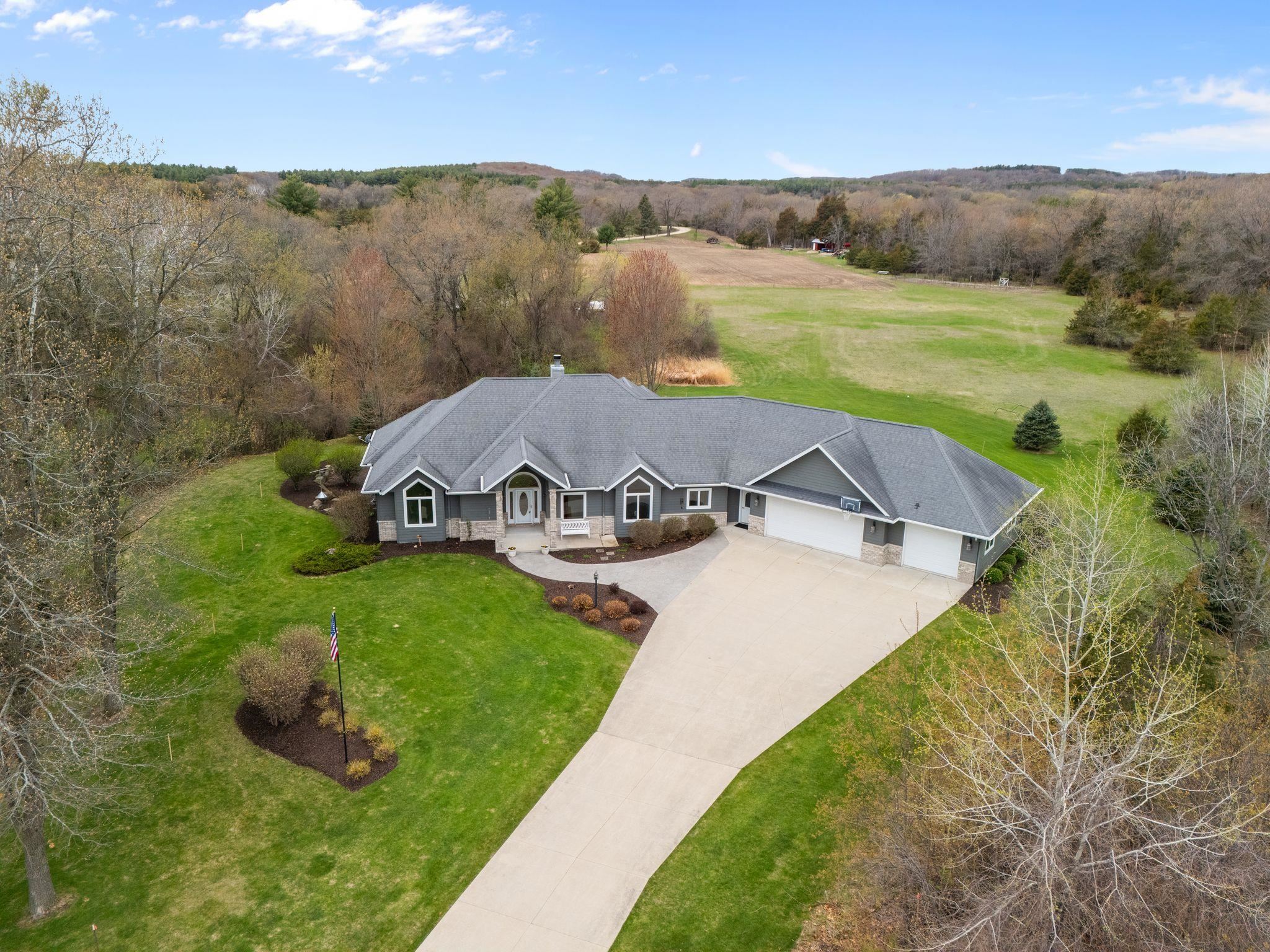 N4725 N Lakeshore Drive