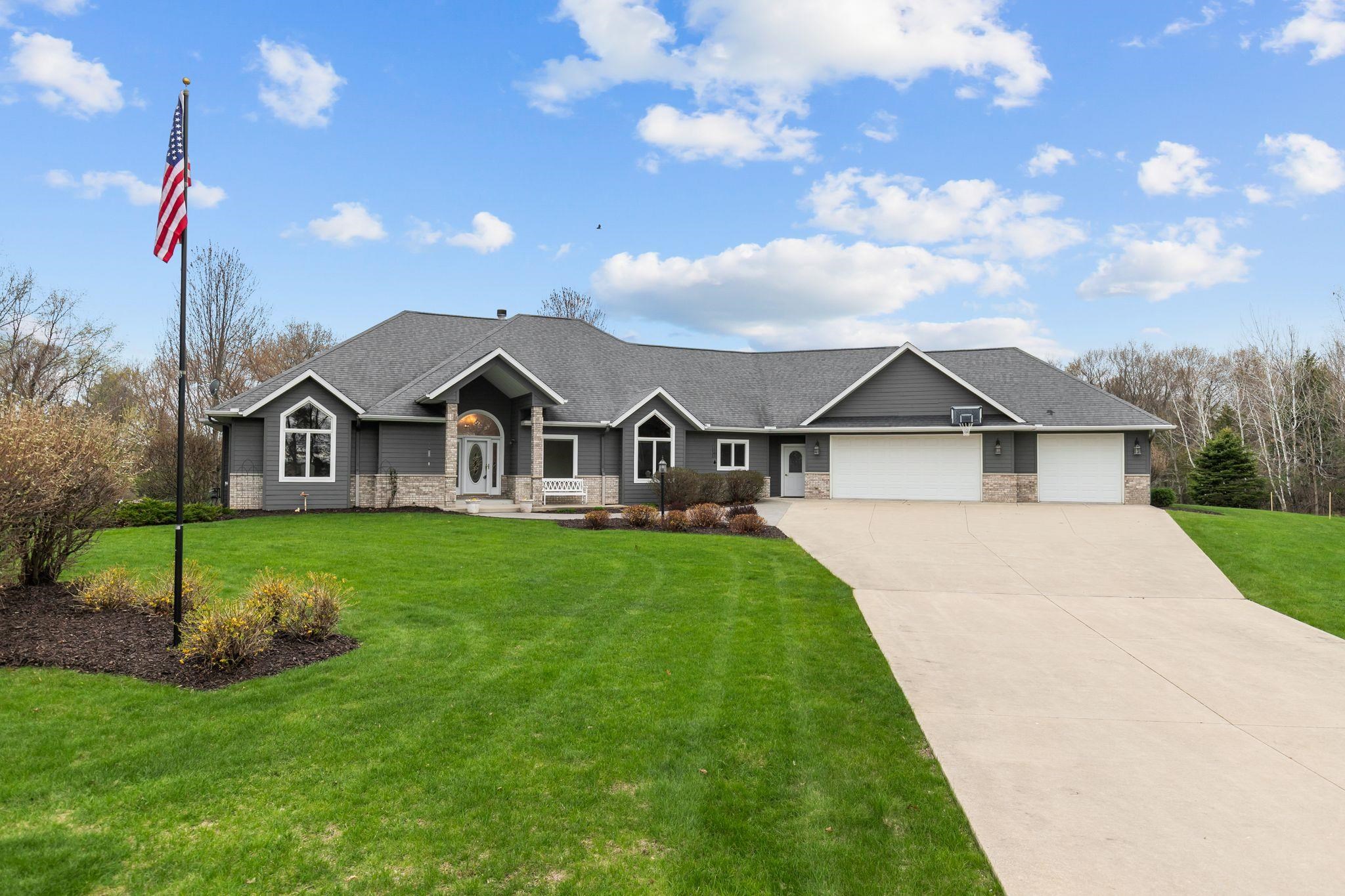 N4725 N Lakeshore Drive