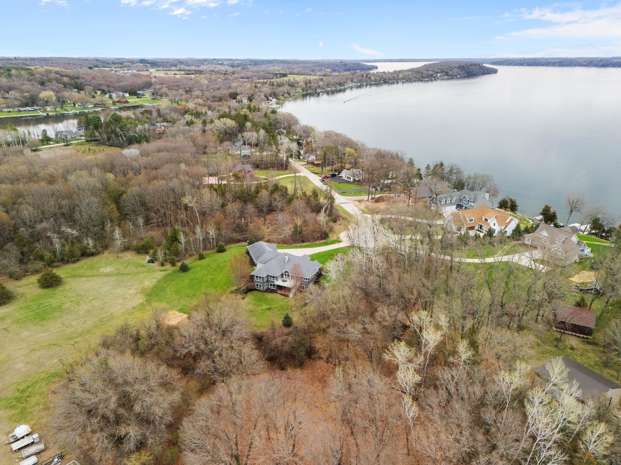 N4725 N Lakeshore Drive