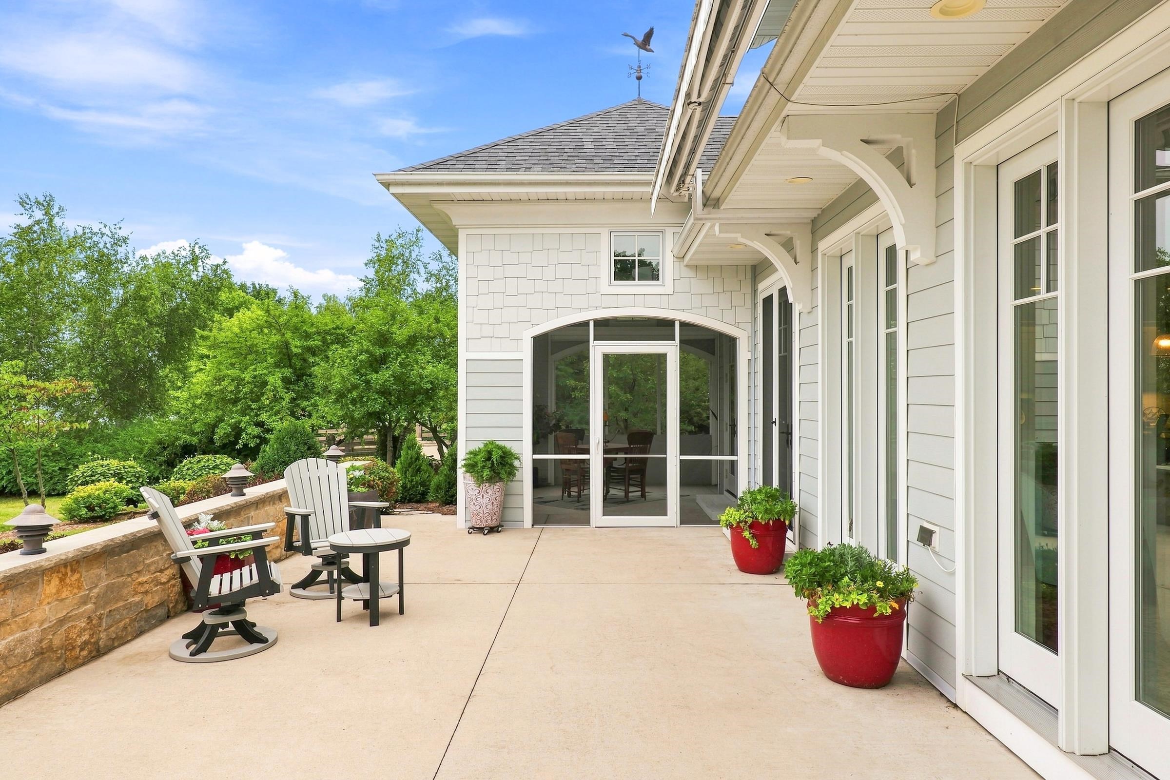 440 White Oaks Court
