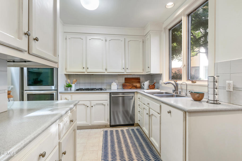 251 S Orange Grove Boulevard 2