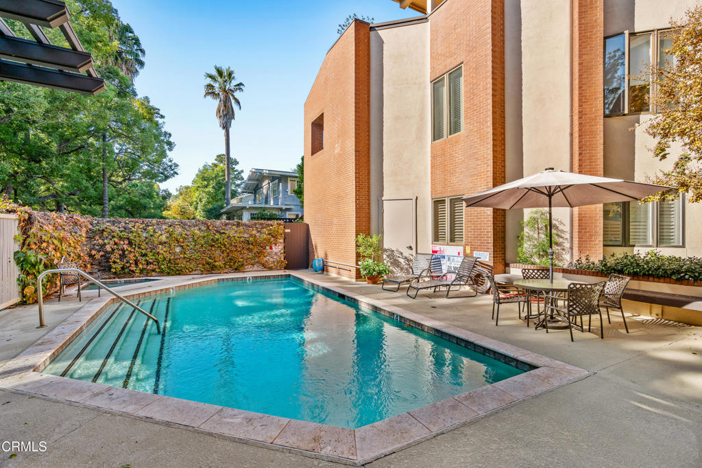 251 S Orange Grove Boulevard 2