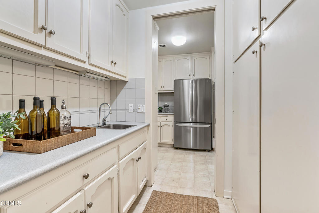 251 S Orange Grove Boulevard 2