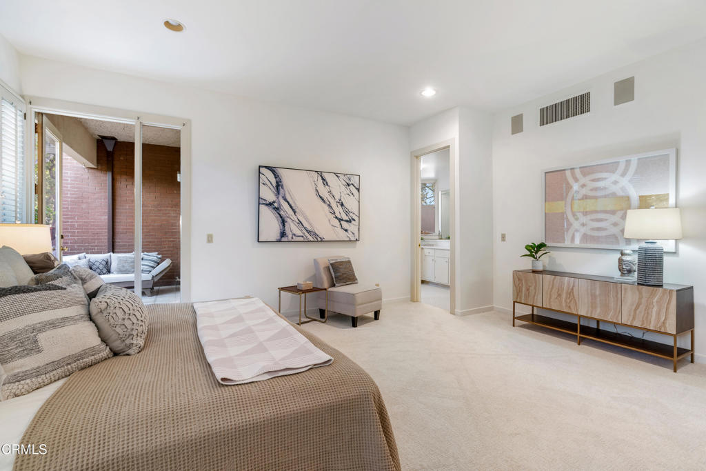 251 S Orange Grove Boulevard 2