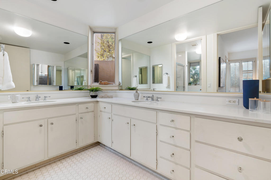 251 S Orange Grove Boulevard 2