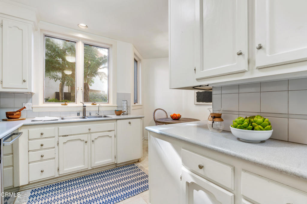 251 S Orange Grove Boulevard 2