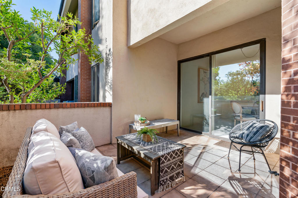 251 S Orange Grove Boulevard 2