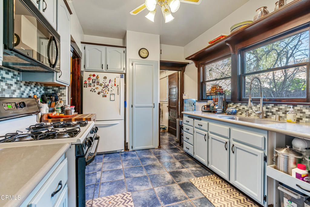1145 N Catalina Avenue 1147