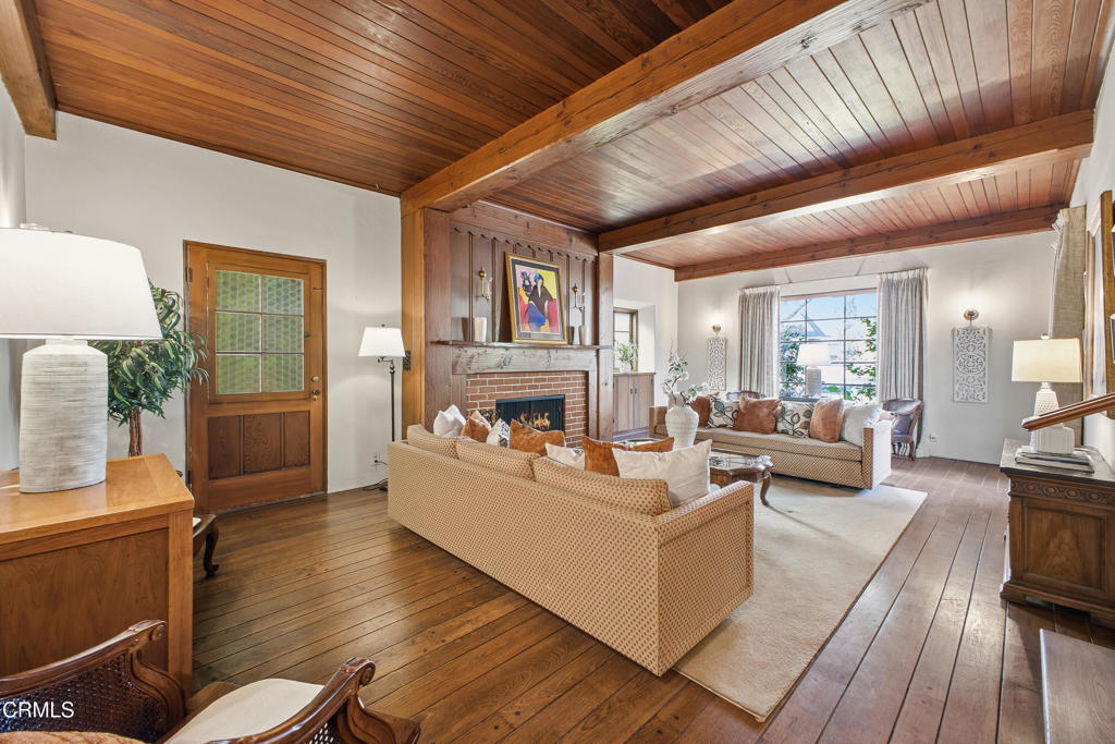 2450 E Orange Grove Boulevard