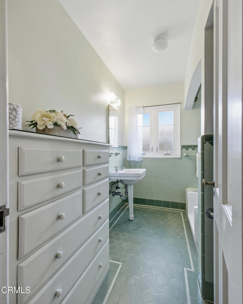 2450 E Orange Grove Boulevard