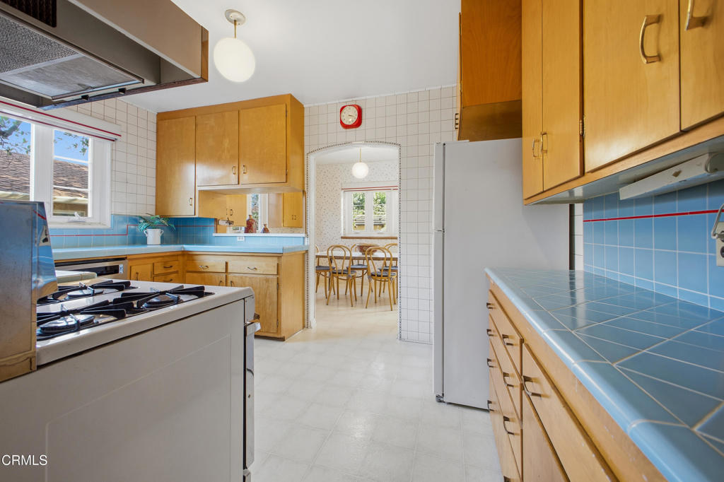 2450 E Orange Grove Boulevard