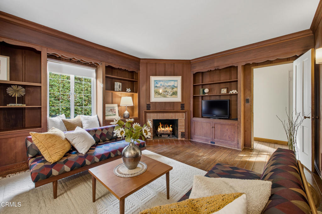 2450 E Orange Grove Boulevard