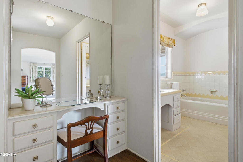 2450 E Orange Grove Boulevard