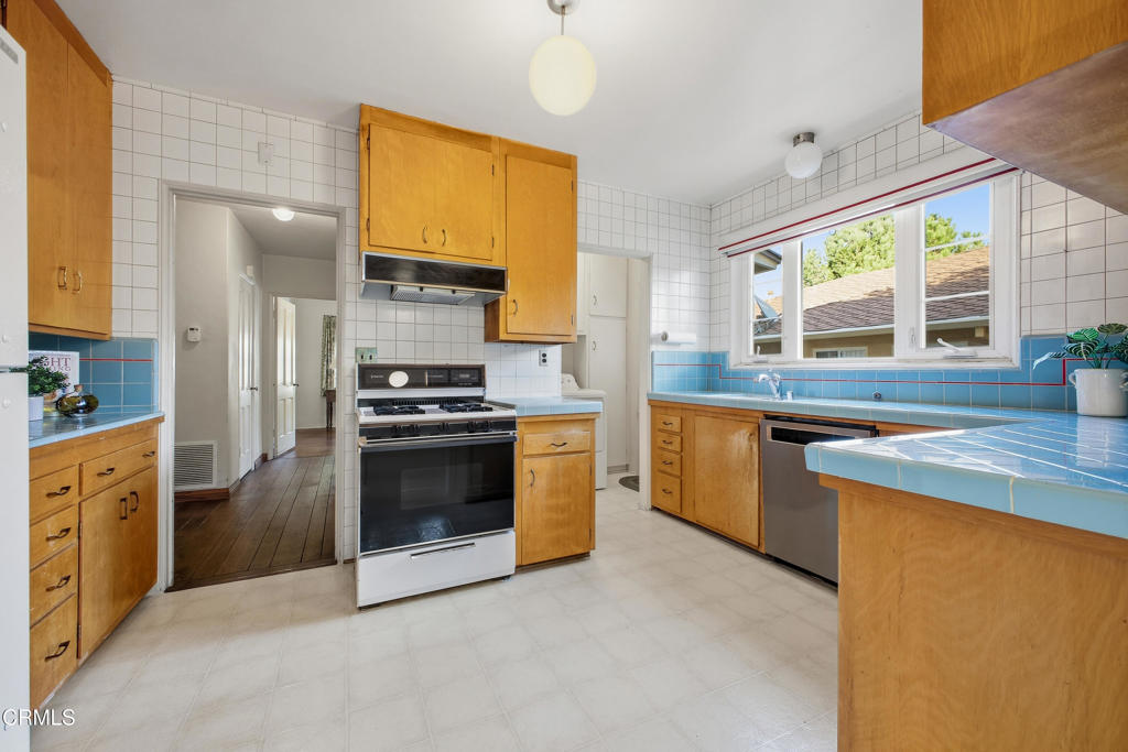 2450 E Orange Grove Boulevard