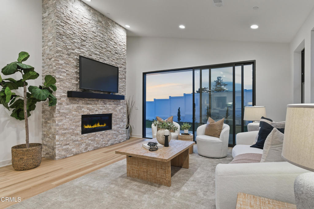 306 E Las Flores Drive