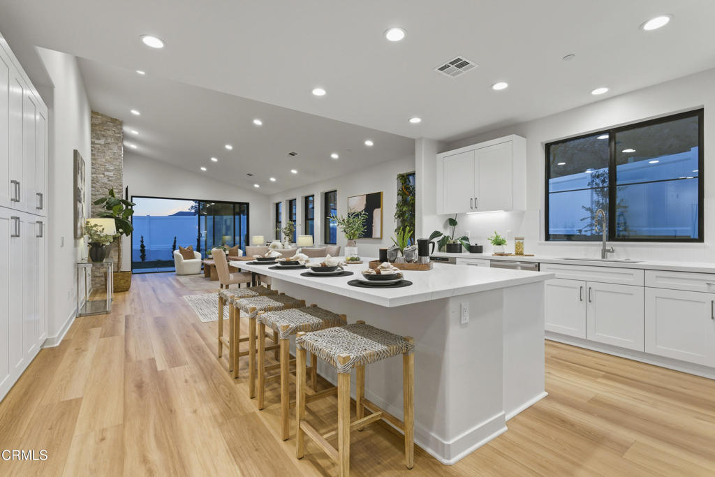306 E Las Flores Drive