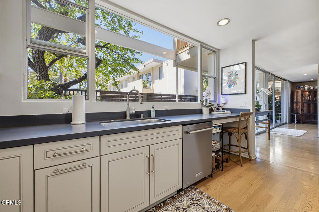 1000 S Orange Grove Boulevard 23