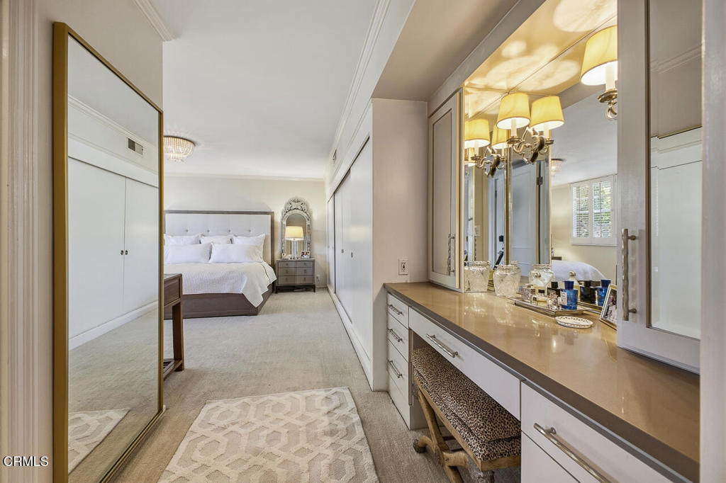 1000 S Orange Grove Boulevard 23