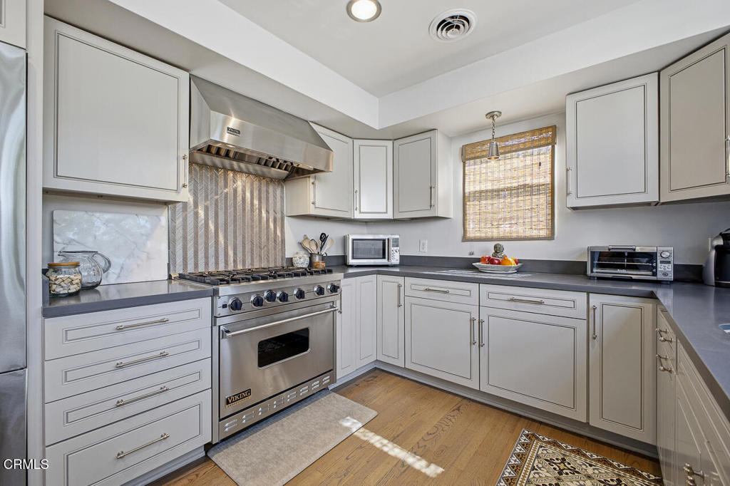 1000 S Orange Grove Boulevard 23