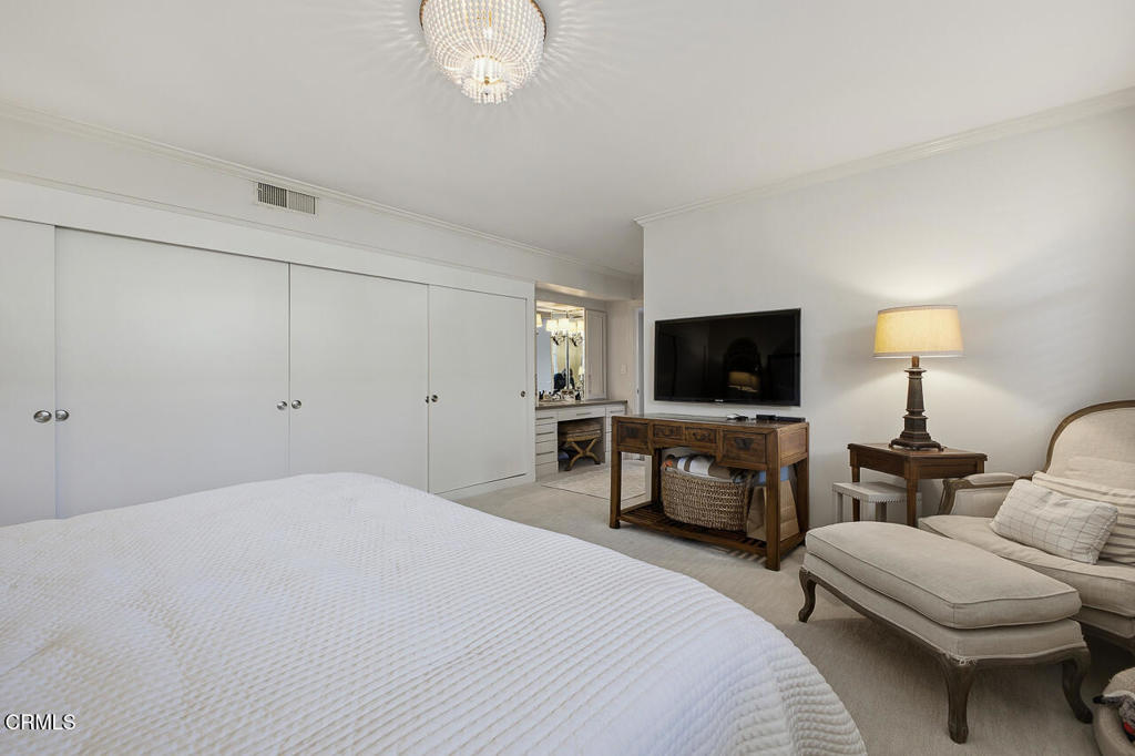 1000 S Orange Grove Boulevard 23