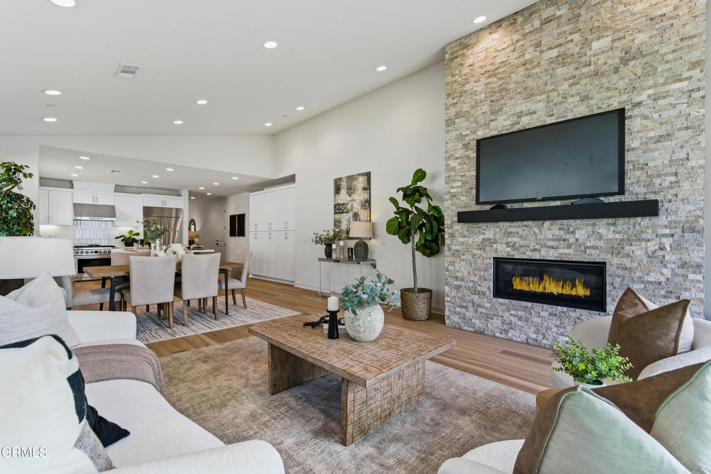 16 W Pine Street
