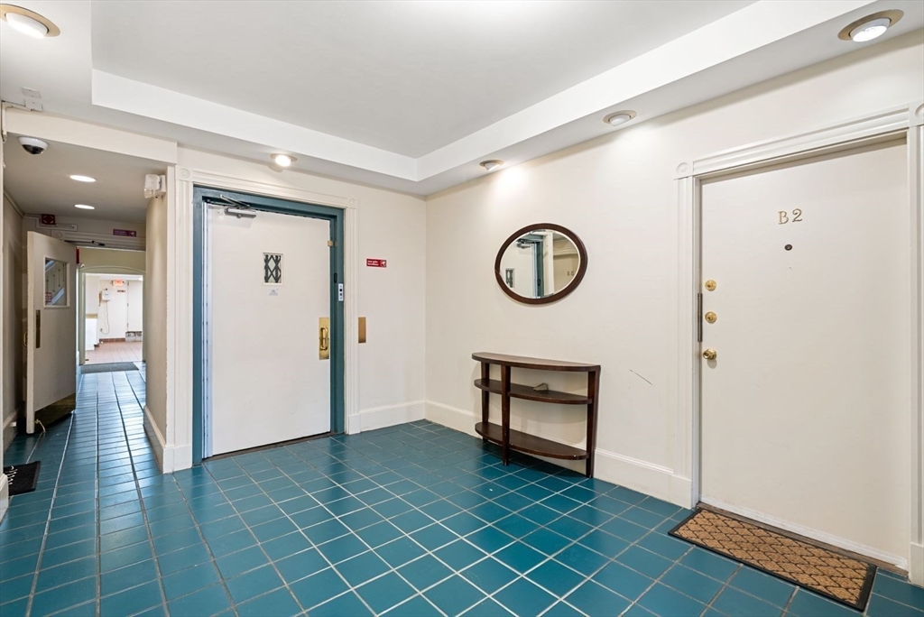 38-40 Saint Botolph St # 5