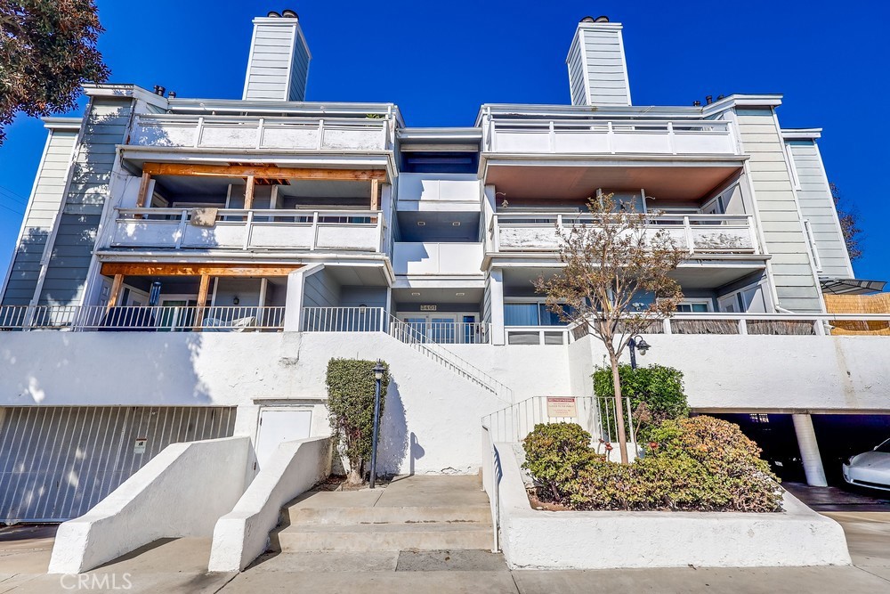 3401 E Wilton 306