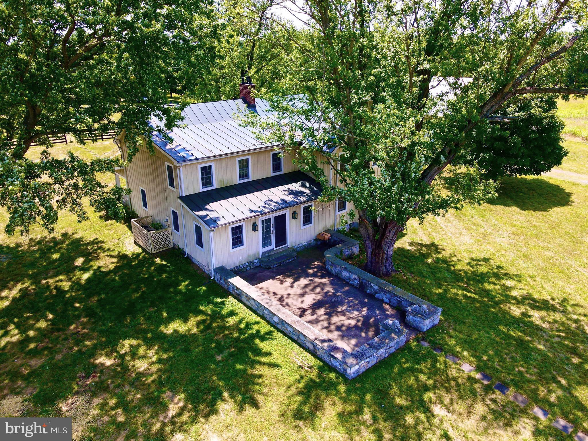 216 Bushland Ln