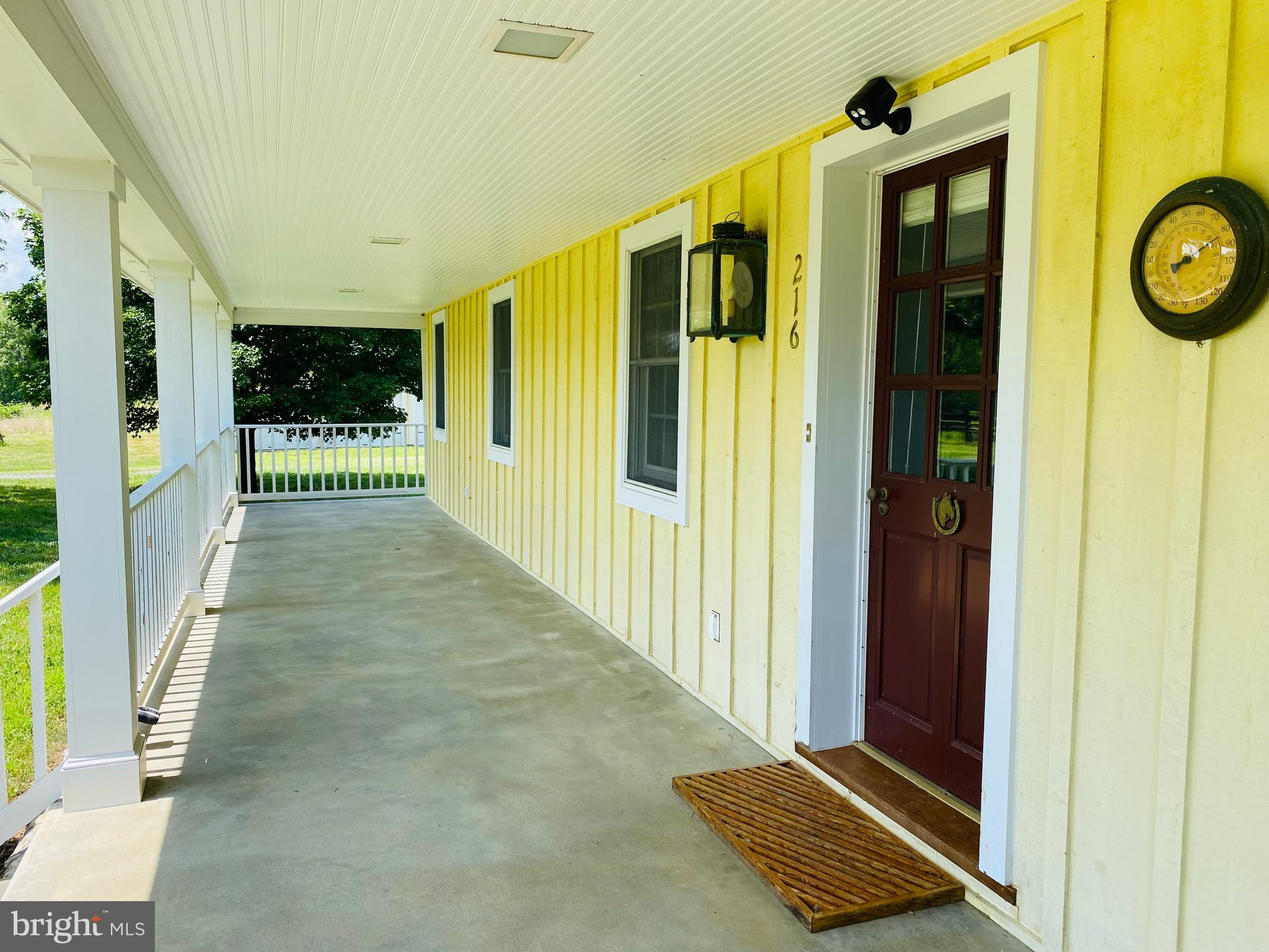216 Bushland Ln