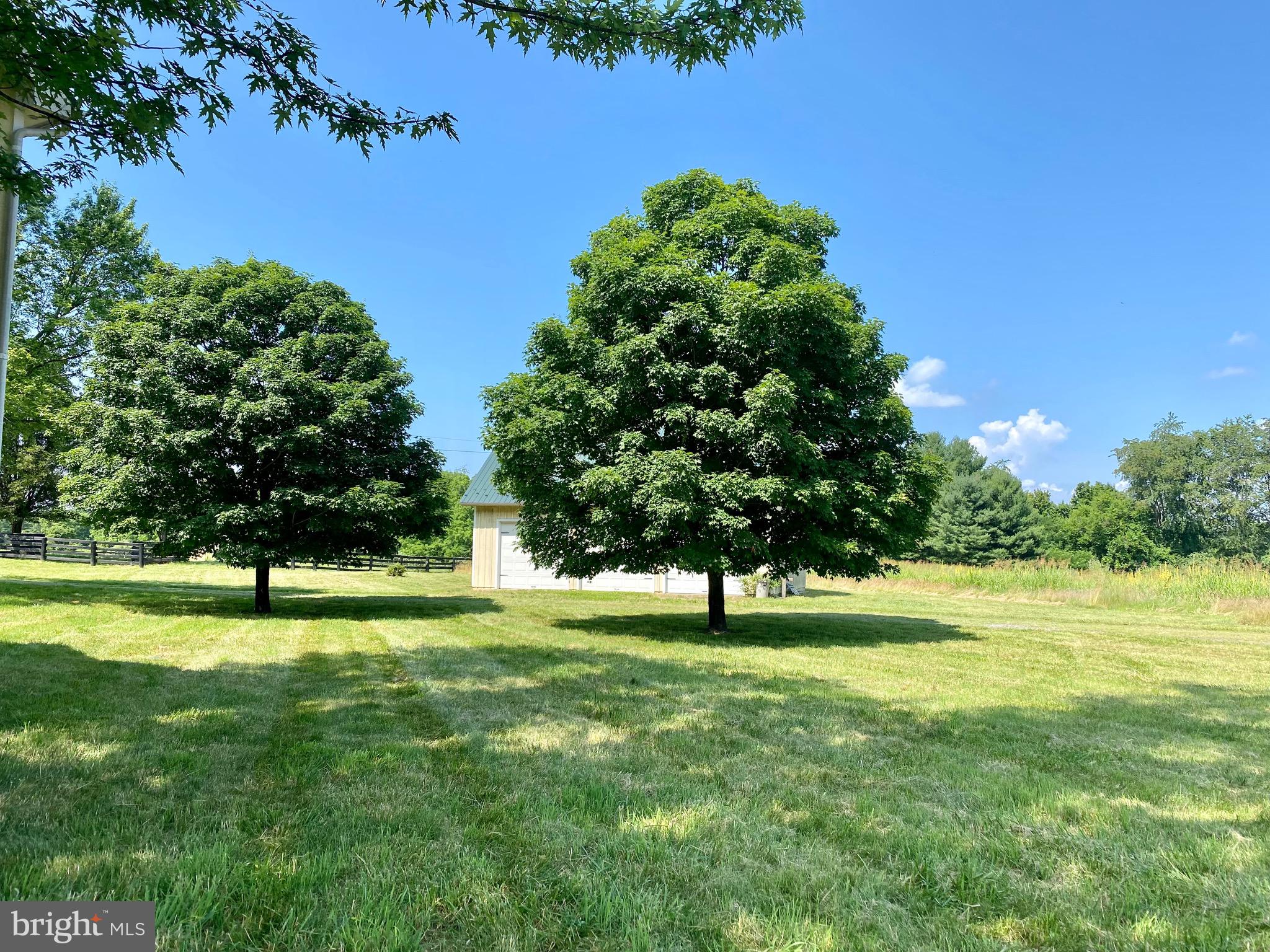 216 Bushland Ln