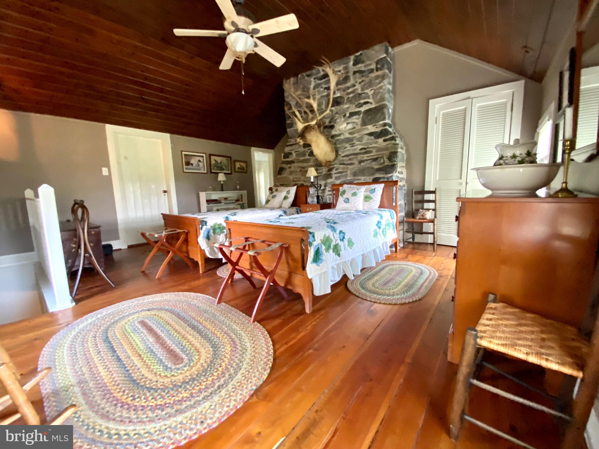 216 Bushland Ln