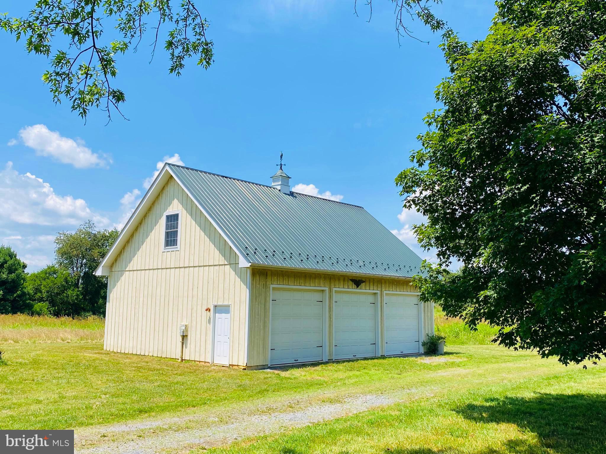 216 Bushland Ln