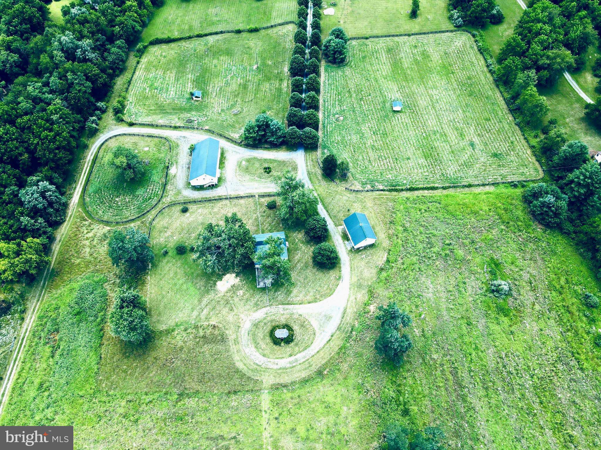 216 Bushland Ln