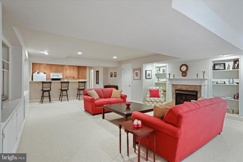 205 HENDERSON COURT