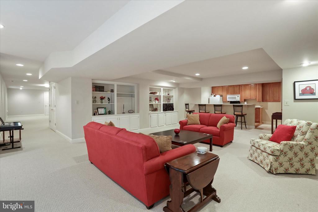 205 HENDERSON COURT