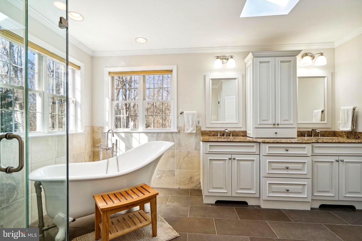 5452 Westfield Ct