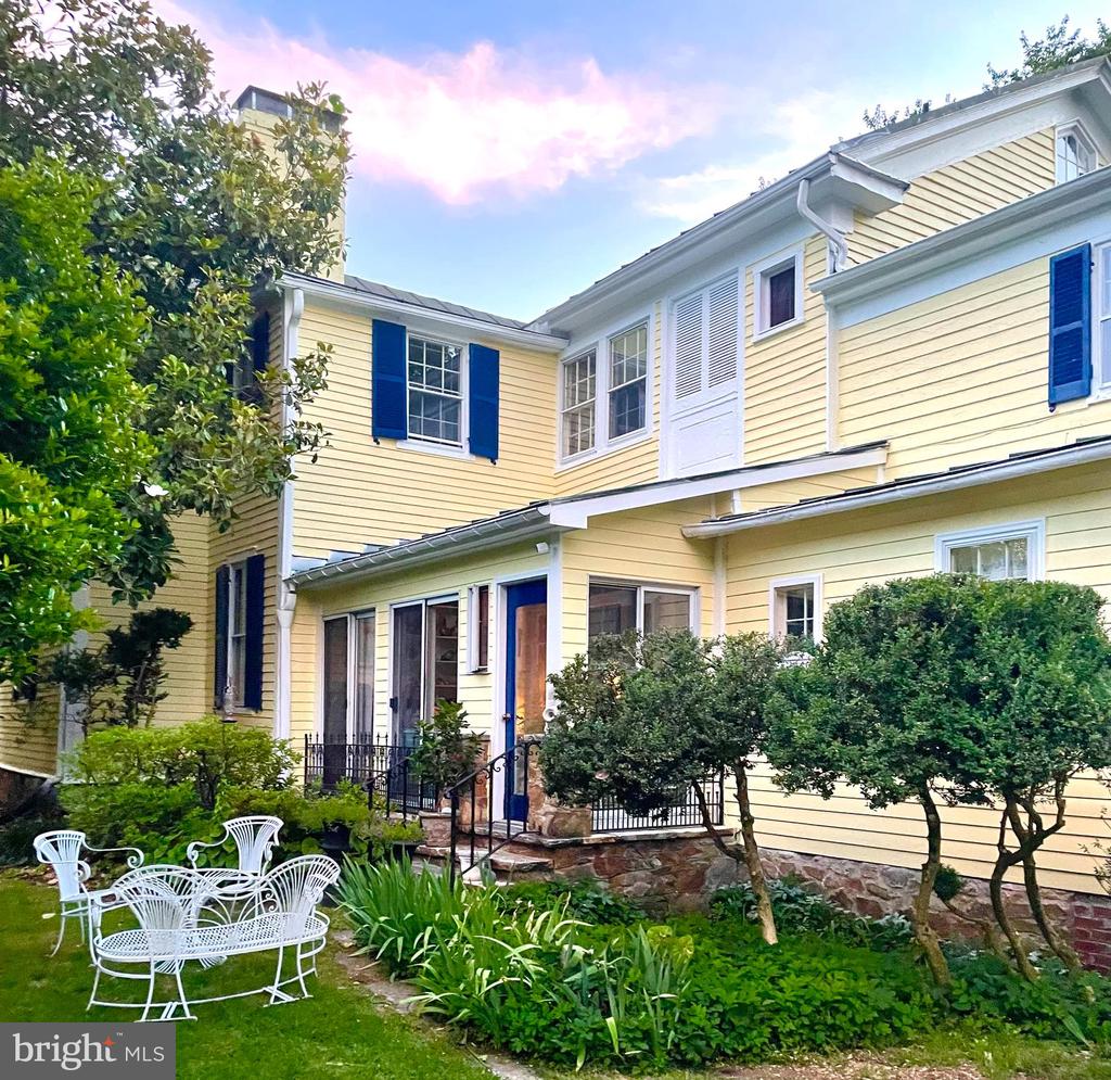 6508 Main St
